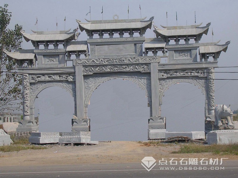 三門七樓青石石牌坊
