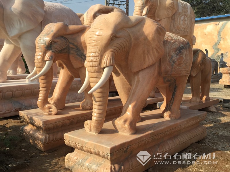 石雕大象 晚霞紅