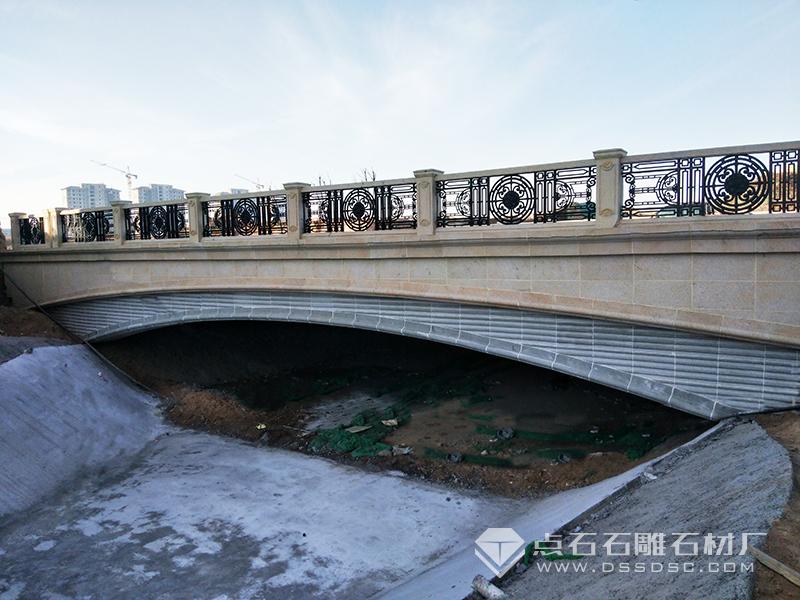 歐式鐵藝石欄桿橋梁石材妝飾工程
