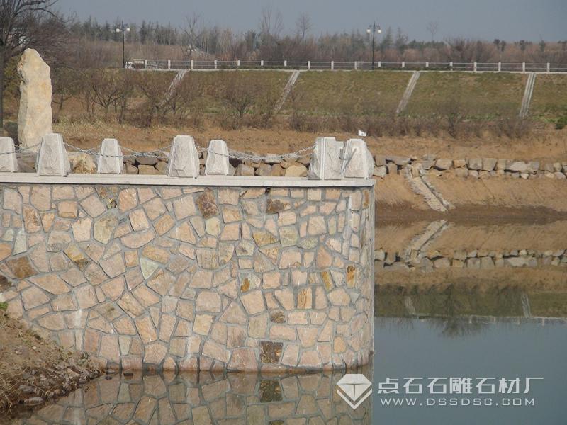 簡(jiǎn)易的石護(hù)欄